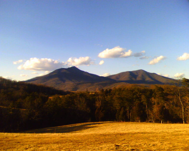 Peaks of Otter, from Parker Road
A shot of the Peaks from one of Thoams's favorite spots, Parker Road.  The clouds and lighting were good for this picture that day.

