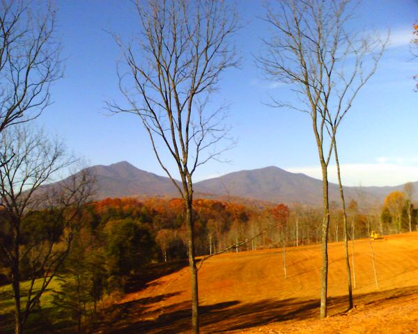 Peaks of Otter 3
A different view of the Peaks of Otter.
Keywords: Peaks