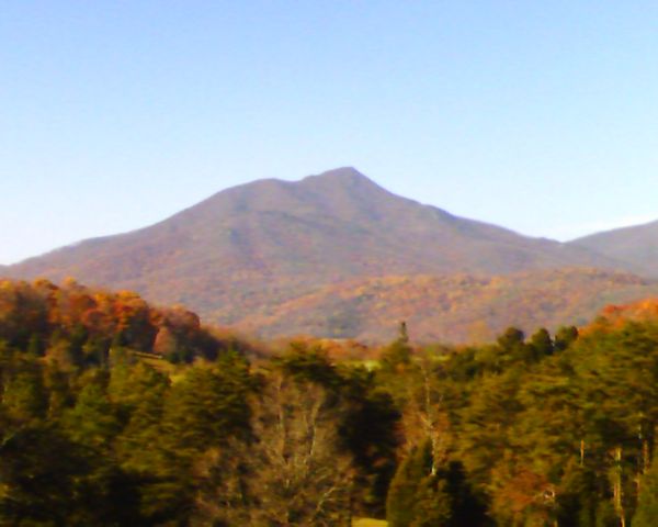 Sharp Top 1
Sharp Top, part of the Peaks of Otter in Bedford, VA.
Keywords: Peaks